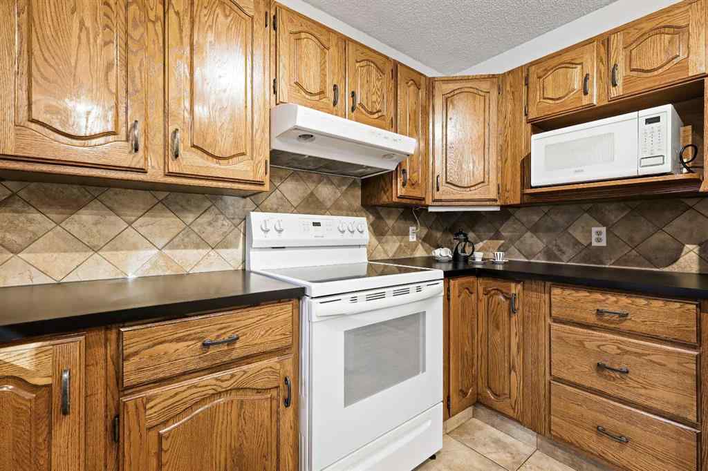 MLS® A2264866 - 139 Stratton Crescent SW in Strathcona Park Calgary, Residential