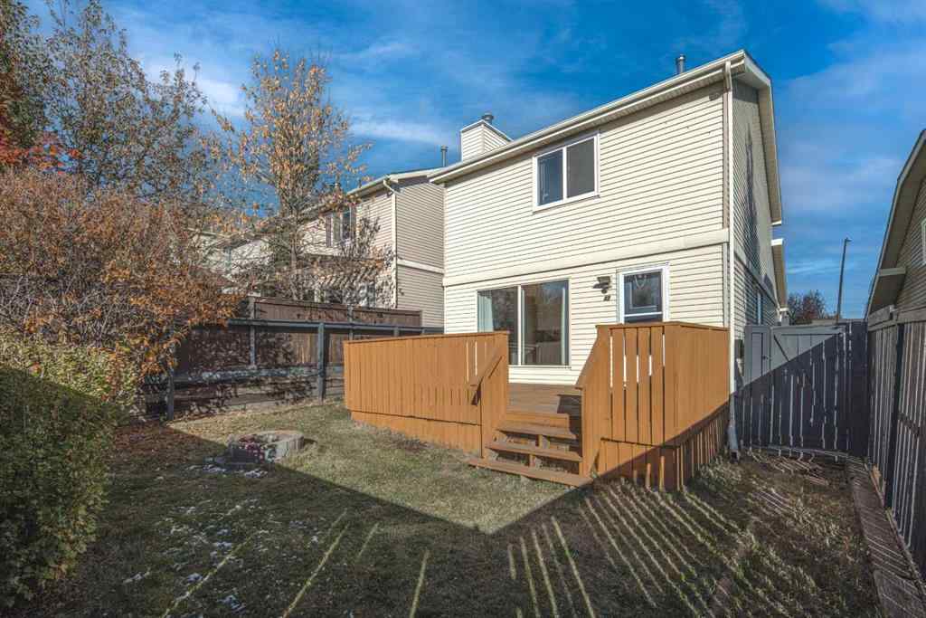MLS® A2264872 - 27 Strathearn Crescent SW in Strathcona Park Calgary, Residential