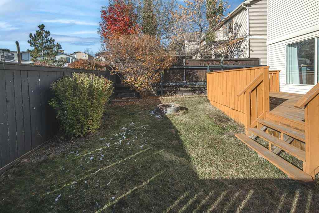 MLS® A2264872 - 27 Strathearn Crescent SW in Strathcona Park Calgary, Residential