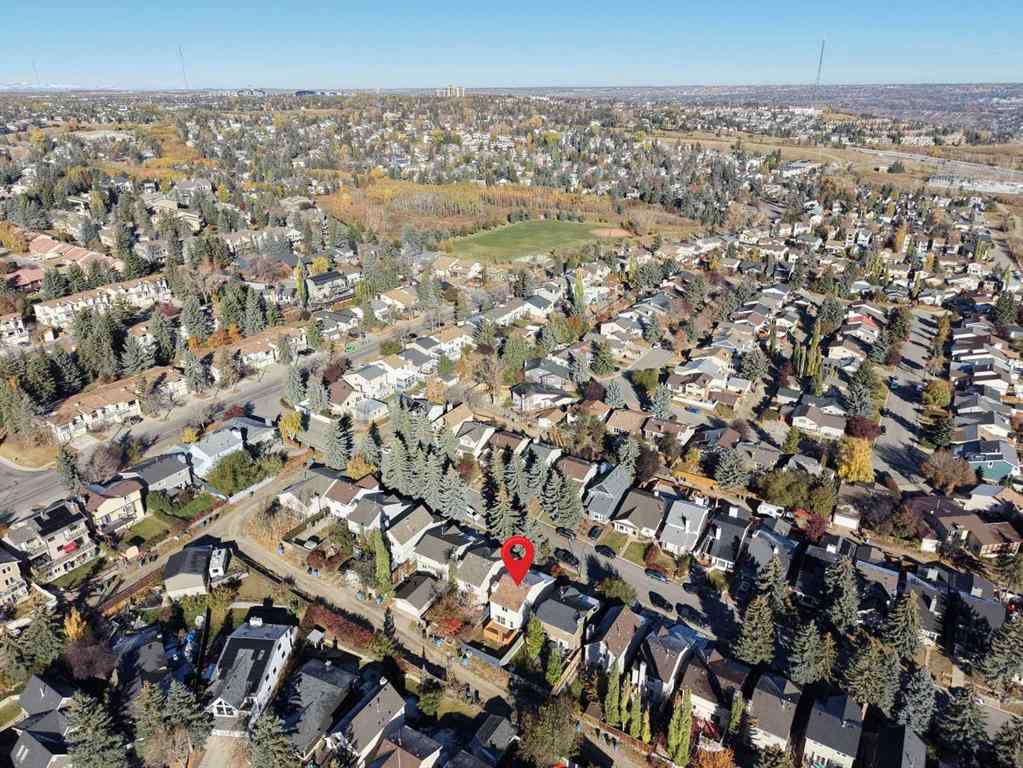 MLS® A2264872 - 27 Strathearn Crescent SW in Strathcona Park Calgary, Residential