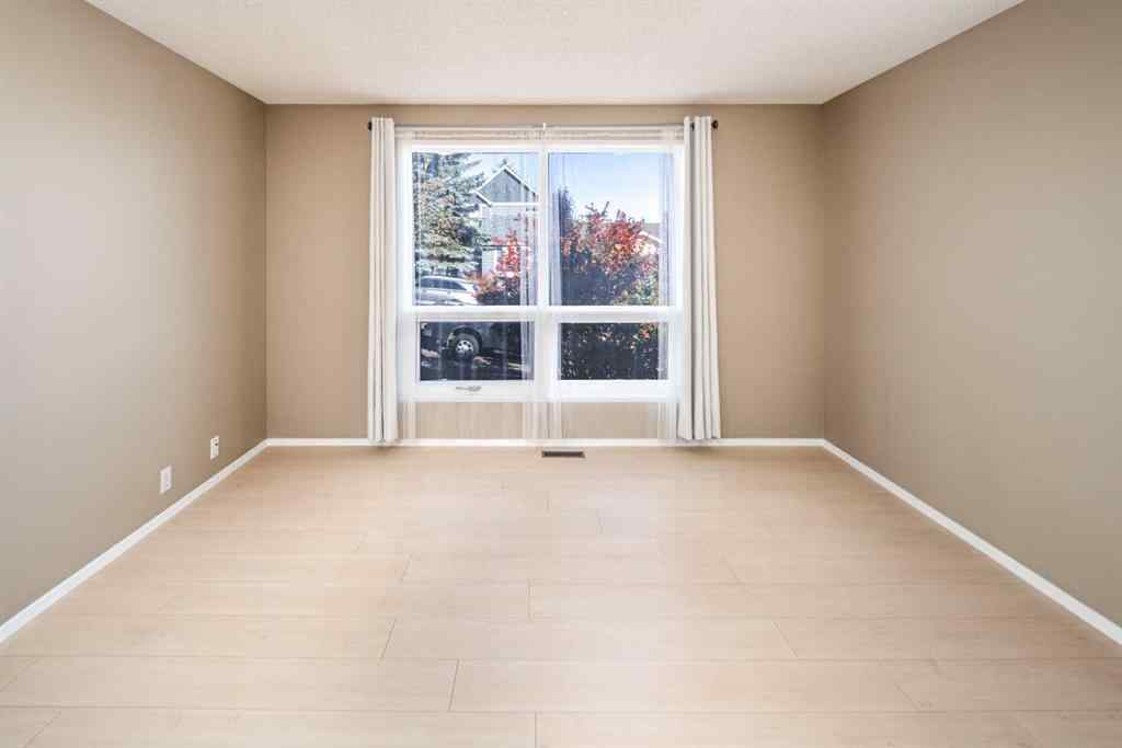 MLS® A2264872 - 27 Strathearn Crescent SW in Strathcona Park Calgary, Residential