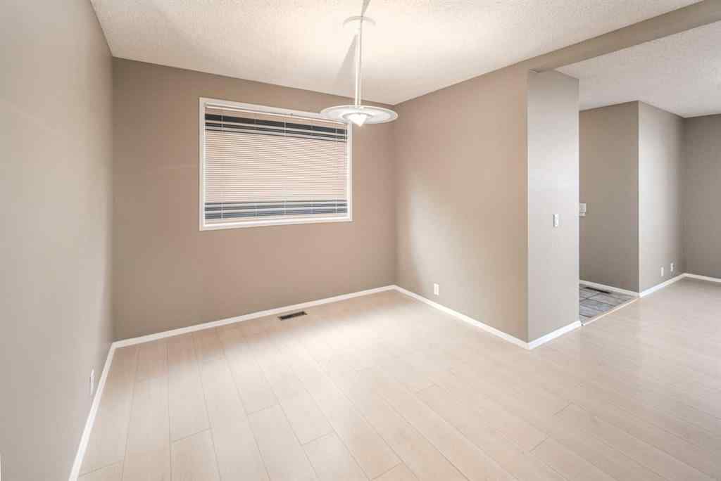 MLS® A2264872 - 27 Strathearn Crescent SW in Strathcona Park Calgary, Residential