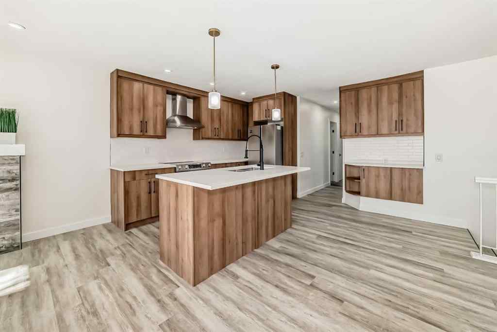 MLS® A2264876 - 946 Berkley Drive NW in Beddington Heights Calgary, Residential