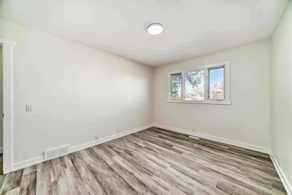 MLS® A2264876 - 946 Berkley Drive NW in Beddington Heights Calgary, Residential