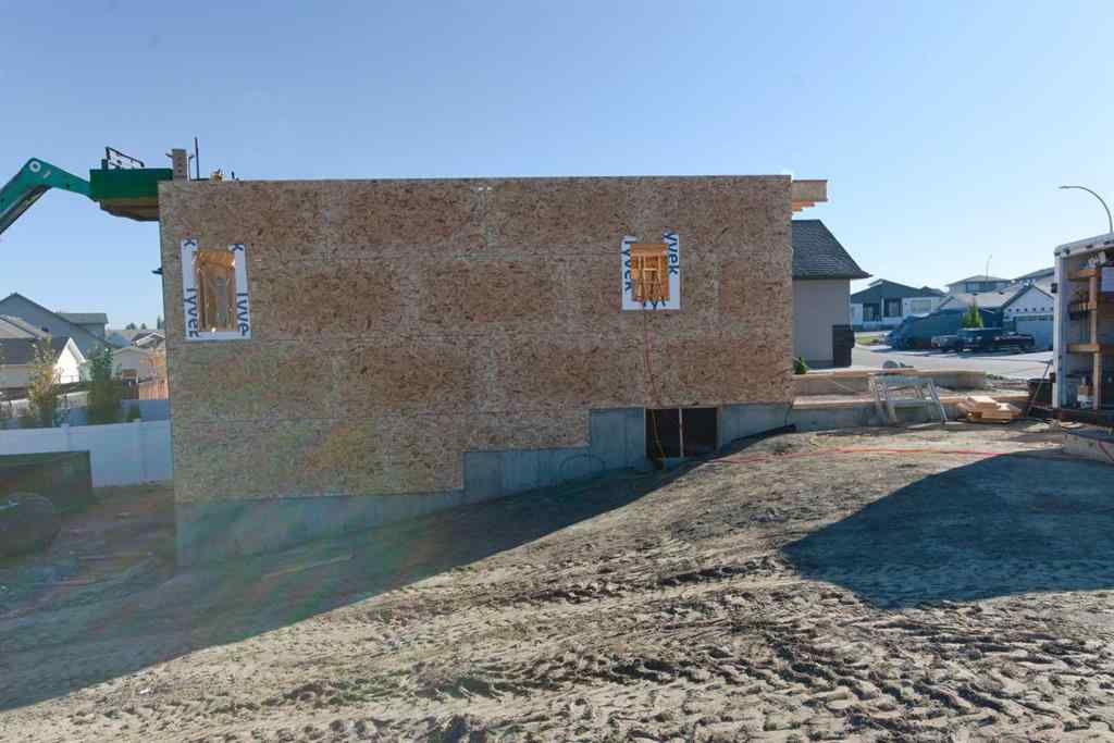 MLS® A2264881 - 74 Sunwood Crescent SW in SW Southridge Medicine Hat, Residential