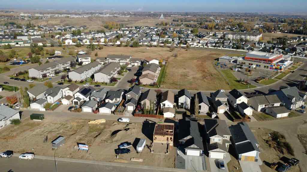 MLS® A2264881 - 74 Sunwood Crescent SW in SW Southridge Medicine Hat, Residential