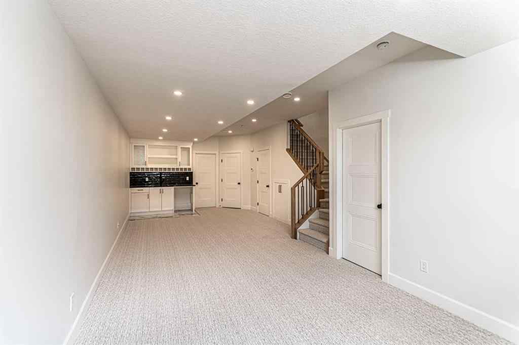 MLS® A2264882 - 2048 41 Avenue SW in Altadore Calgary, Residential