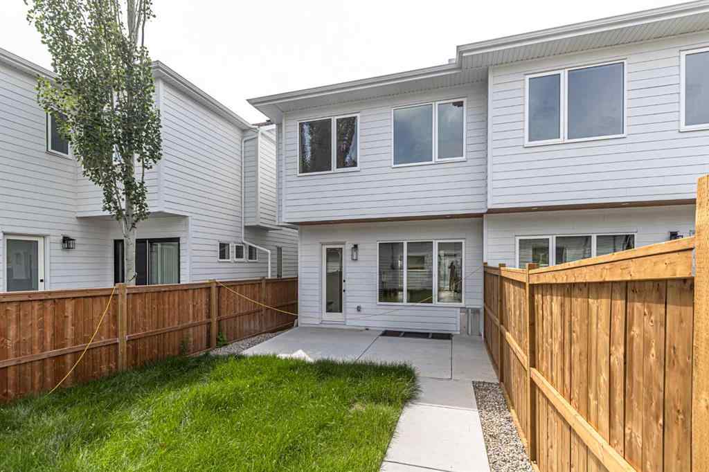 MLS® A2264882 - 2048 41 Avenue SW in Altadore Calgary, Residential
