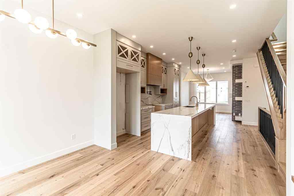 MLS® A2264882 - 2048 41 Avenue SW in Altadore Calgary, Residential