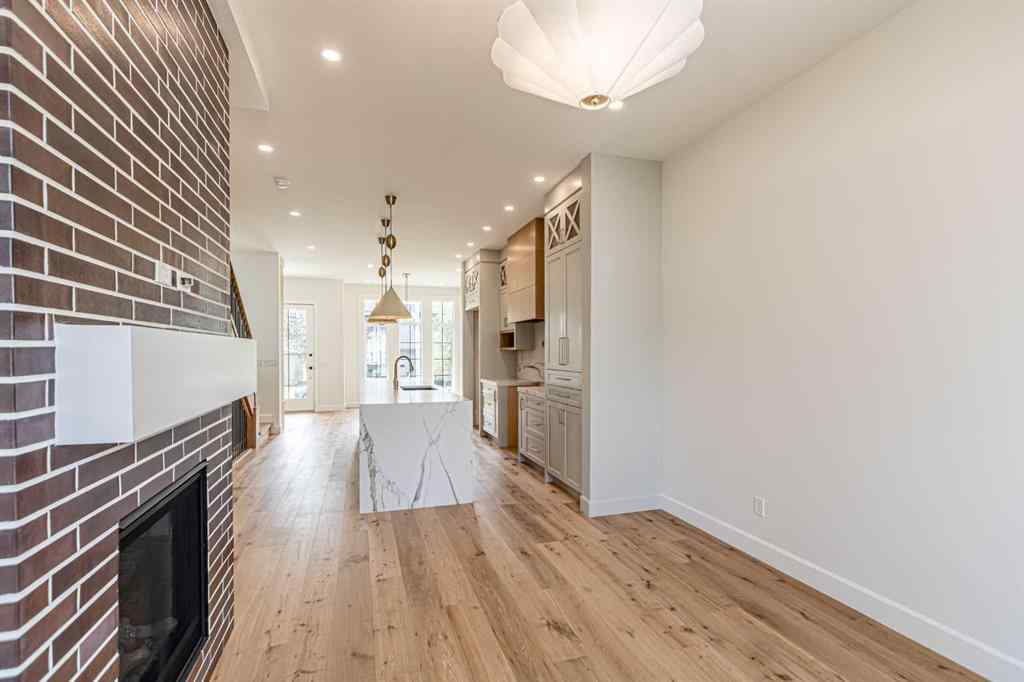 MLS® A2264882 - 2048 41 Avenue SW in Altadore Calgary, Residential