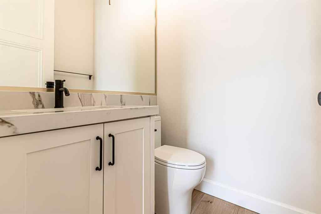 MLS® A2264882 - 2048 41 Avenue SW in Altadore Calgary, Residential