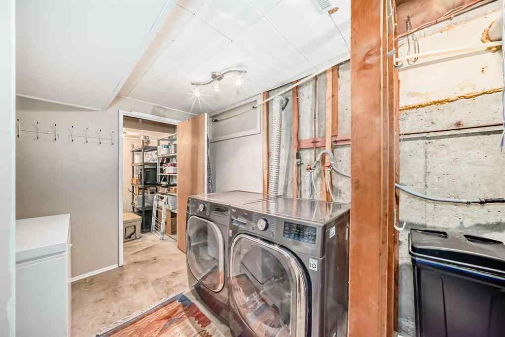 MLS® A2264884 - 91 Chisholm Crescent NW in Charleswood Calgary, Residential