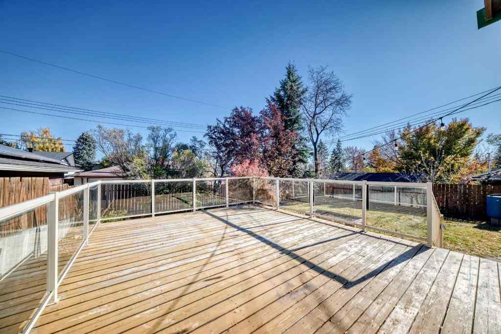 MLS® A2264884 - 91 Chisholm Crescent NW in Charleswood Calgary, Residential