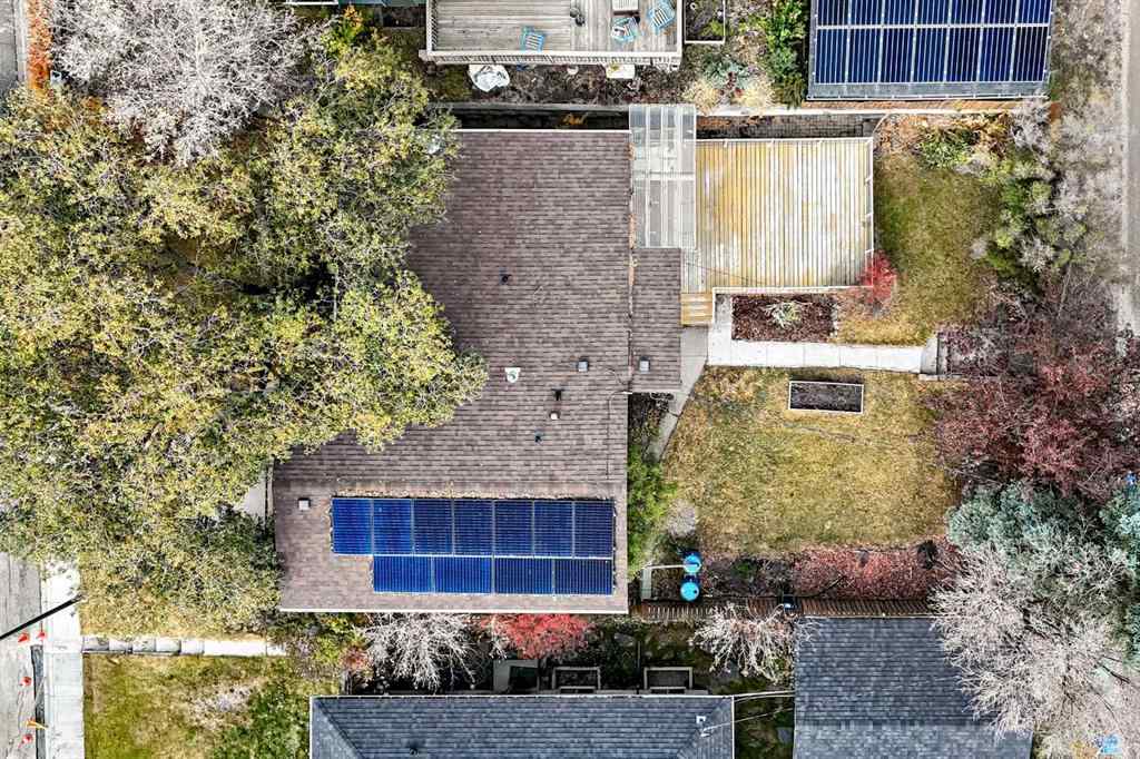 MLS® A2264884 - 91 Chisholm Crescent NW in Charleswood Calgary, Residential