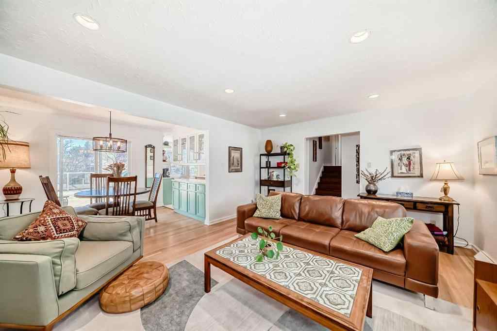 MLS® A2264884 - 91 Chisholm Crescent NW in Charleswood Calgary, Residential