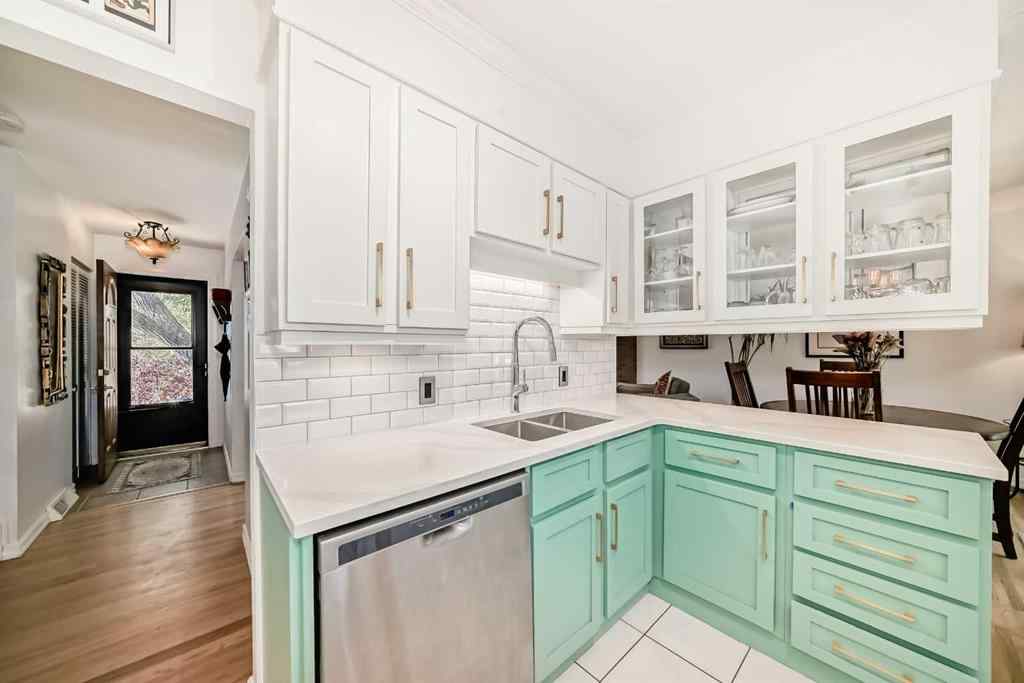 MLS® A2264884 - 91 Chisholm Crescent NW in Charleswood Calgary, Residential