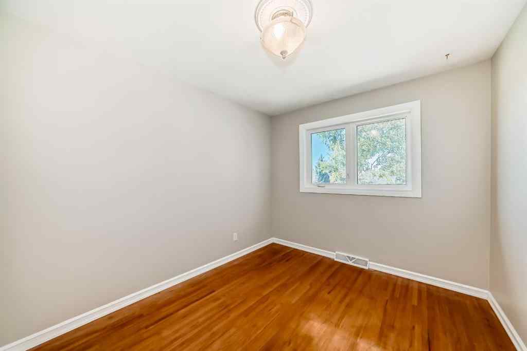 MLS® A2264884 - 91 Chisholm Crescent NW in Charleswood Calgary, Residential