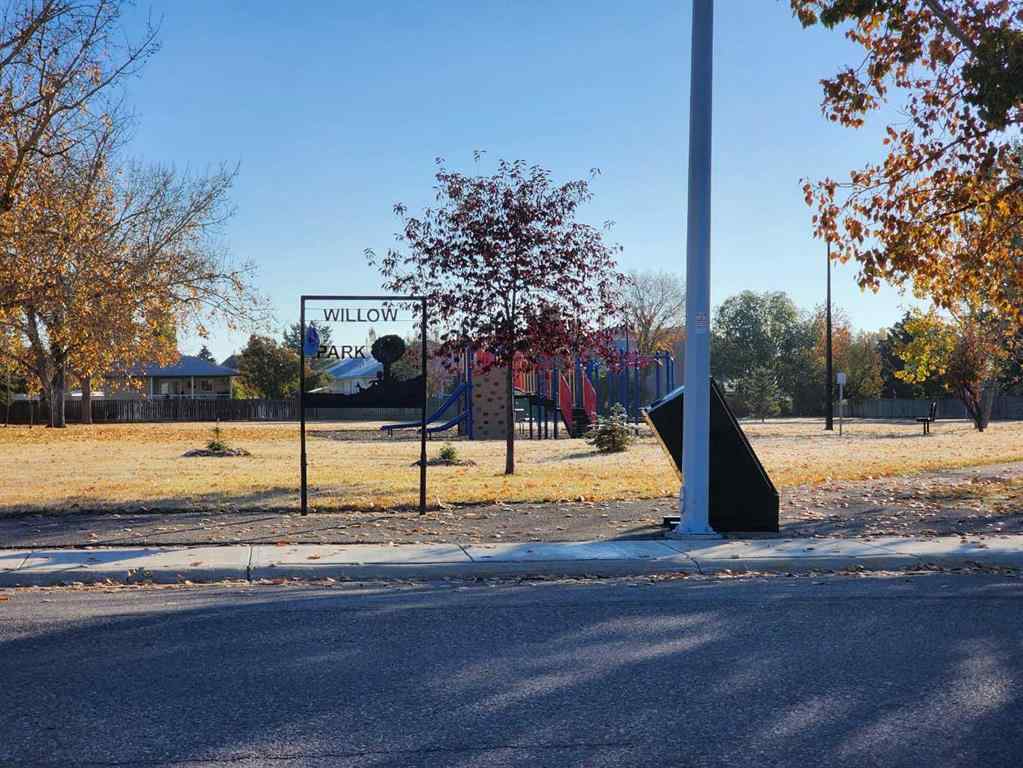 MLS® A2264887 - 34 Willow Road W in NONE Claresholm, Residential