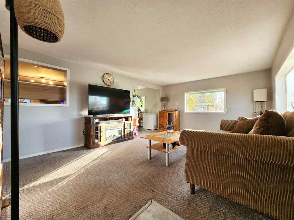 MLS® A2264887 - 34 Willow Road W in NONE Claresholm, Residential