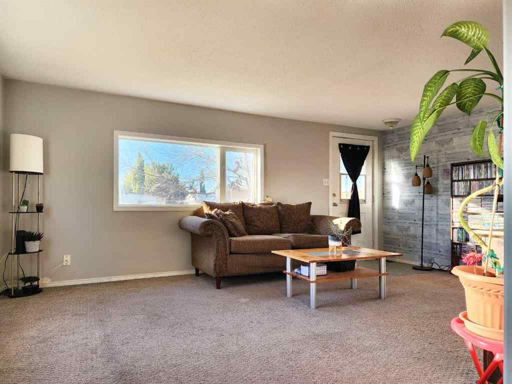 MLS® A2264887 - 34 Willow Road W in NONE Claresholm, Residential