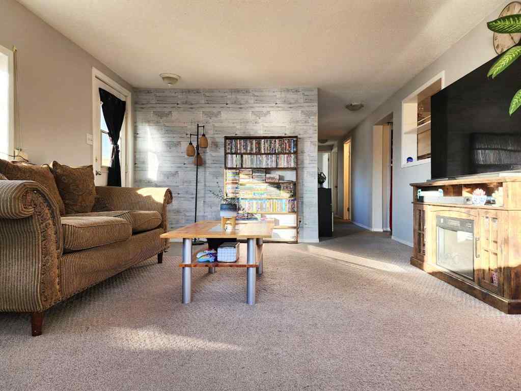 MLS® A2264887 - 34 Willow Road W in NONE Claresholm, Residential