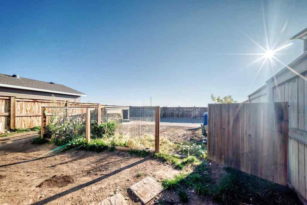 MLS® A2264889 - 392 Auburn Crest Way SE in Auburn Bay Calgary, Residential