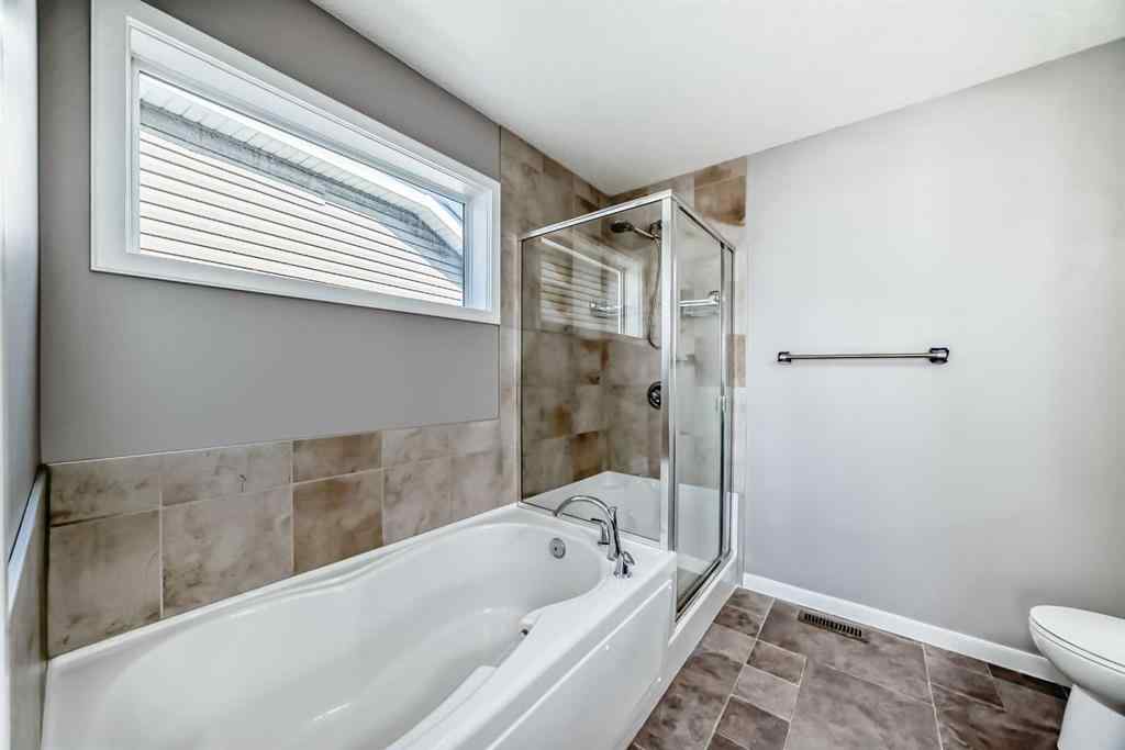 MLS® A2264889 - 392 Auburn Crest Way SE in Auburn Bay Calgary, Residential