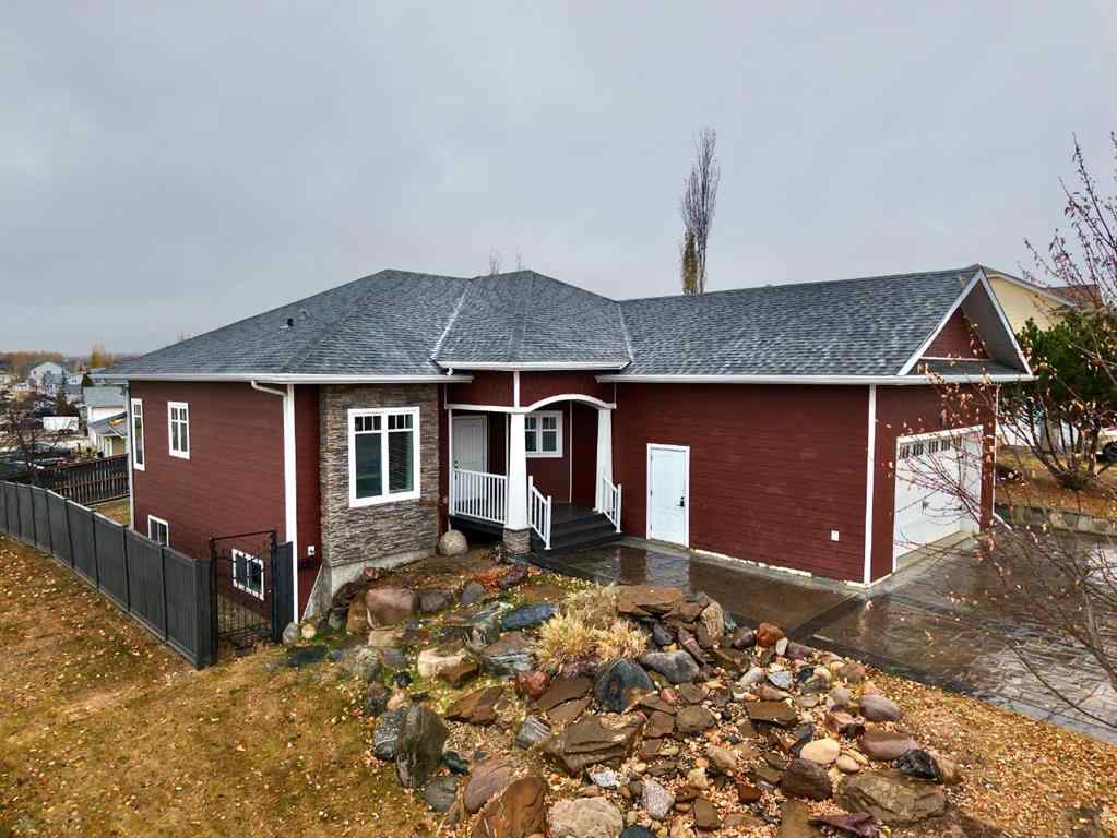 MLS® A2264898 - 8245 102 Avenue  in Saddleback Ridge Peace River, Residential