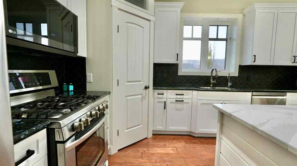 MLS® A2264898 - 8245 102 Avenue  in Saddleback Ridge Peace River, Residential