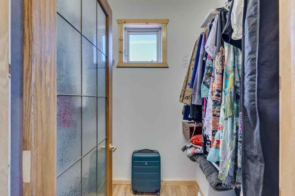 MLS® A2264905 - 71 Sackville Drive SW in Southwood Calgary, Residential