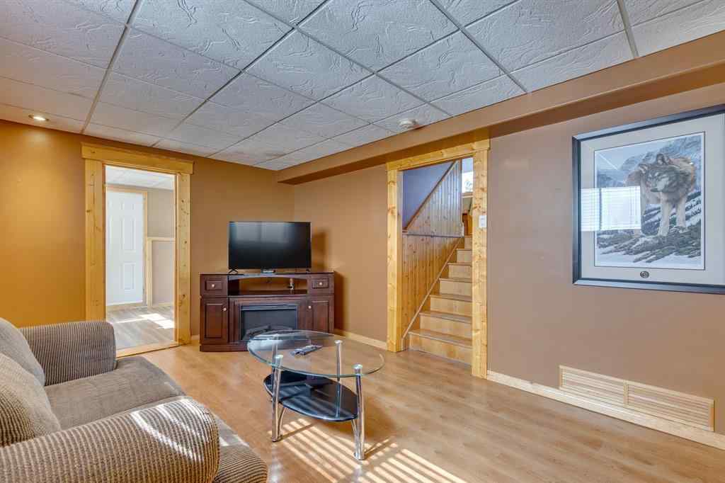 MLS® A2264905 - 71 Sackville Drive SW in Southwood Calgary, Residential