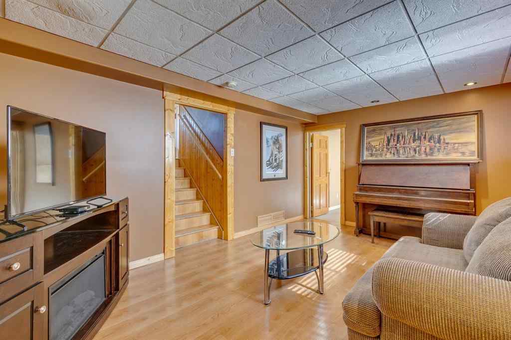 MLS® A2264905 - 71 Sackville Drive SW in Southwood Calgary, Residential