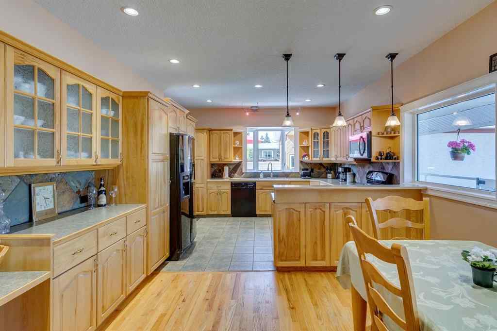 MLS® A2264905 - 71 Sackville Drive SW in Southwood Calgary, Residential