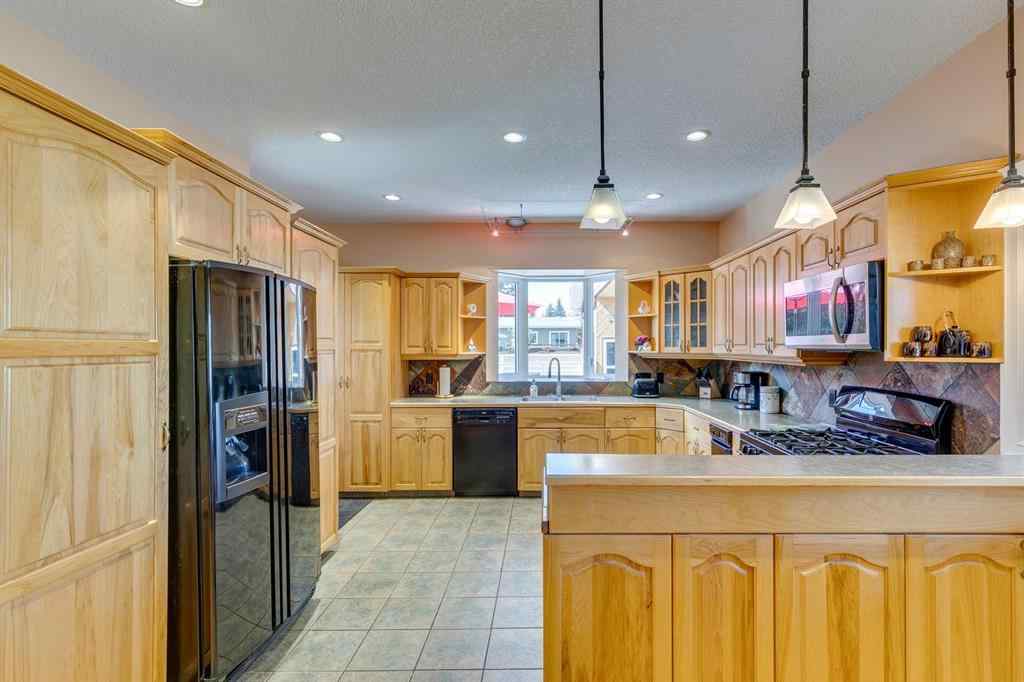 MLS® A2264905 - 71 Sackville Drive SW in Southwood Calgary, Residential