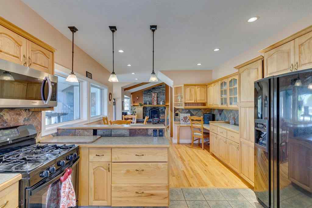 MLS® A2264905 - 71 Sackville Drive SW in Southwood Calgary, Residential