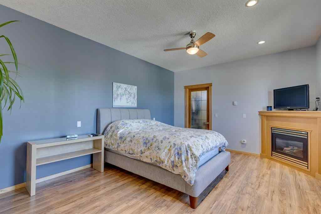 MLS® A2264905 - 71 Sackville Drive SW in Southwood Calgary, Residential