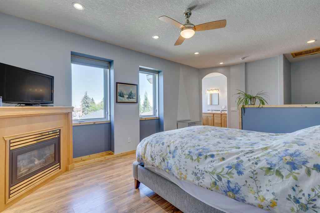 MLS® A2264905 - 71 Sackville Drive SW in Southwood Calgary, Residential