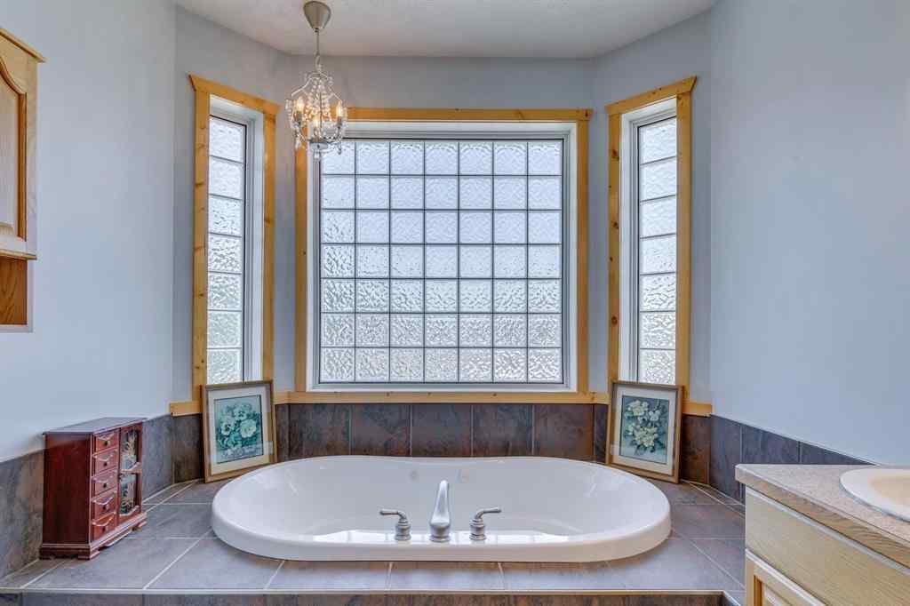 MLS® A2264905 - 71 Sackville Drive SW in Southwood Calgary, Residential