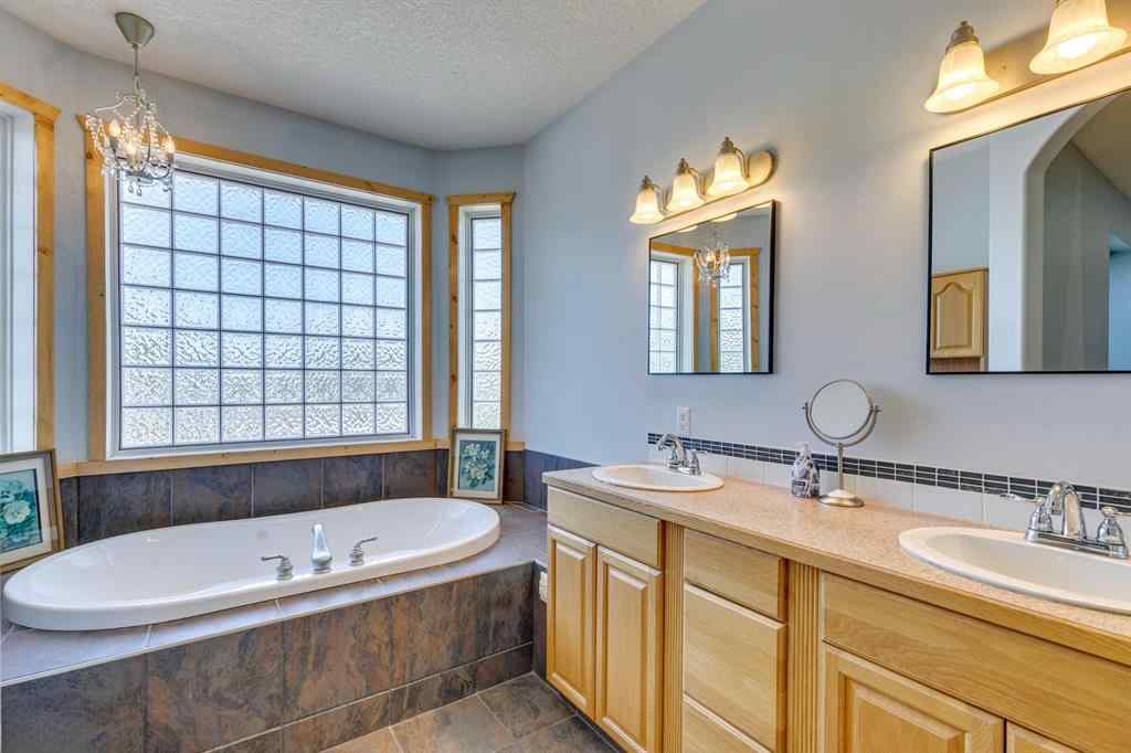 MLS® A2264905 - 71 Sackville Drive SW in Southwood Calgary, Residential