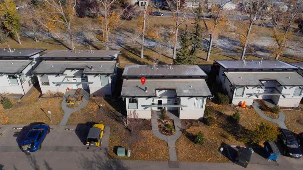 MLS® A2264908 - Unit #27 333 Braxton Place SW in Braeside Calgary, Residential