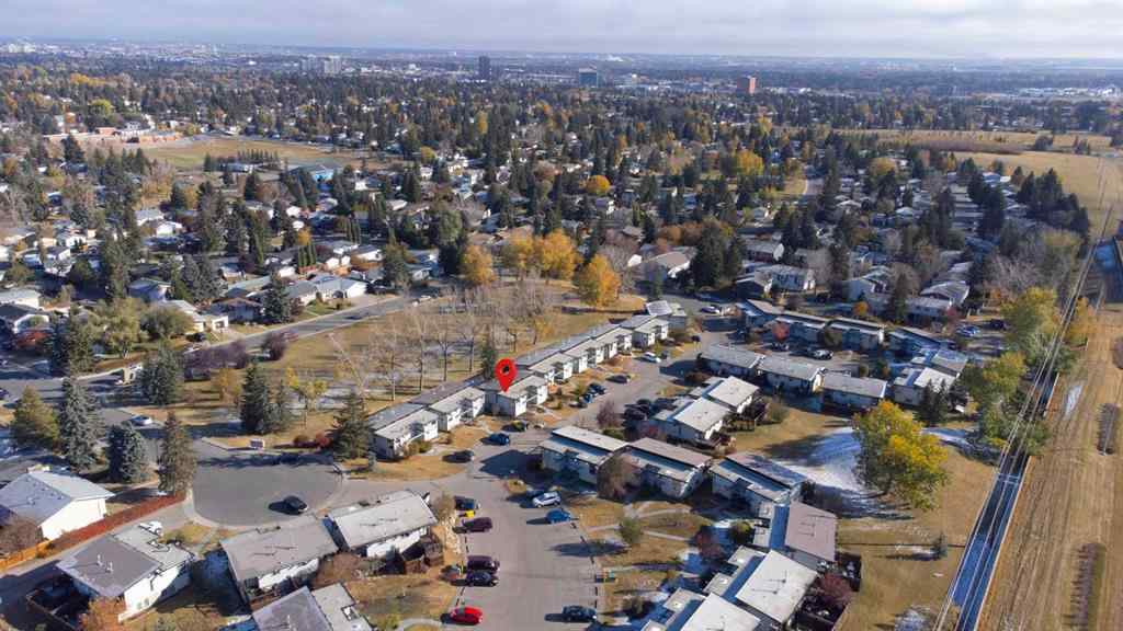 MLS® A2264908 - Unit #27 333 Braxton Place SW in Braeside Calgary, Residential
