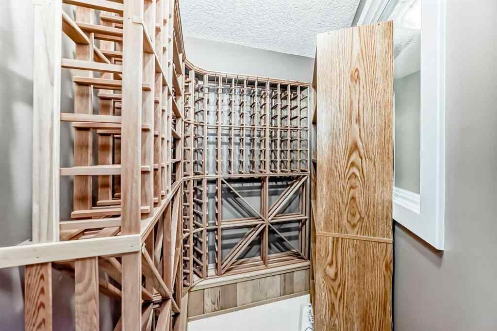 MLS® A2264912 - 3609 Parkhill Street SW in Parkhill Calgary, Residential