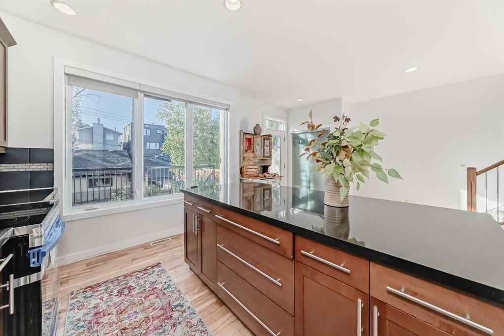 MLS® A2264912 - 3609 Parkhill Street SW in Parkhill Calgary, Residential