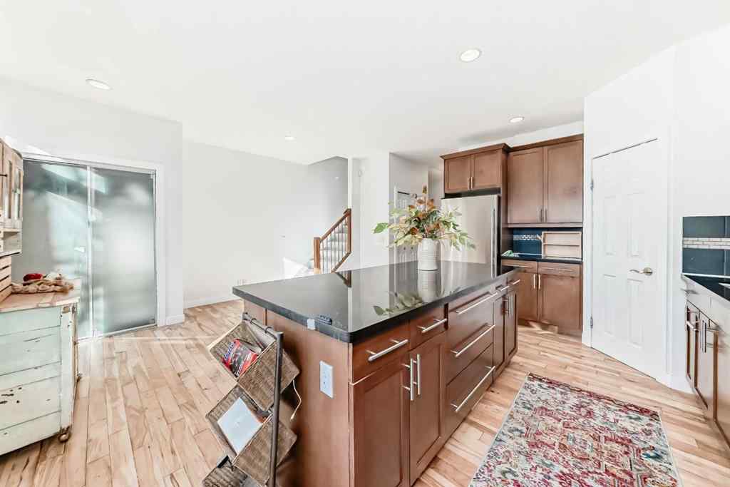 MLS® A2264912 - 3609 Parkhill Street SW in Parkhill Calgary, Residential