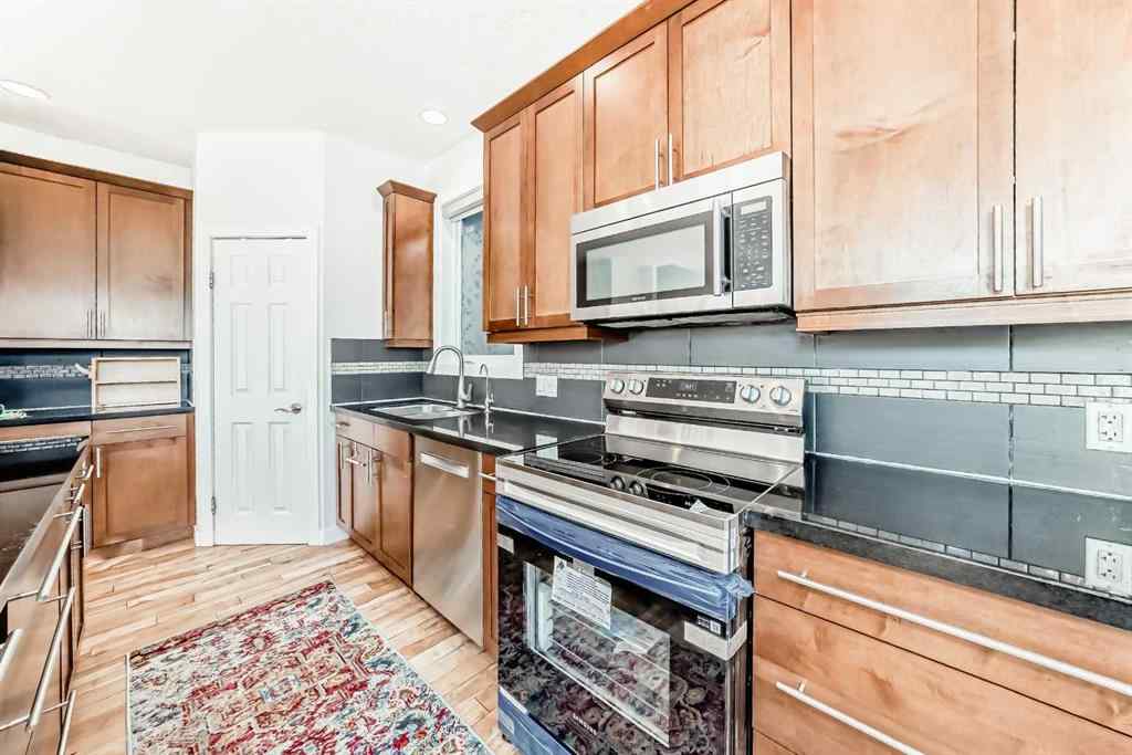 MLS® A2264912 - 3609 Parkhill Street SW in Parkhill Calgary, Residential