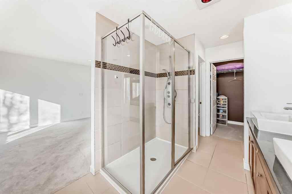 MLS® A2264912 - 3609 Parkhill Street SW in Parkhill Calgary, Residential