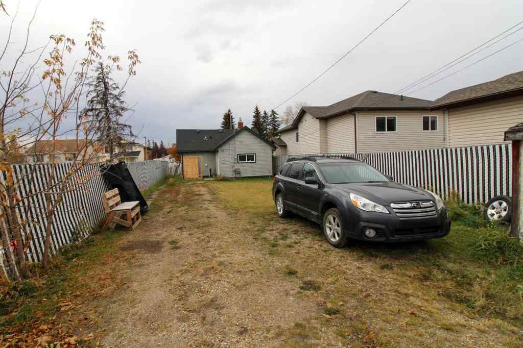 MLS® A2264913 - 10018 96 Avenue  in Swanavon Grande Prairie, Residential