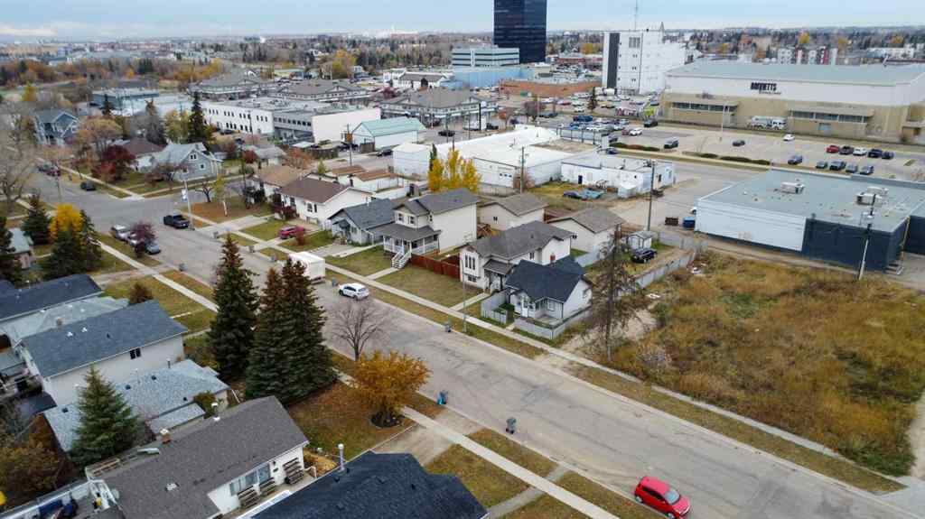 MLS® A2264913 - 10018 96 Avenue  in Swanavon Grande Prairie, Residential