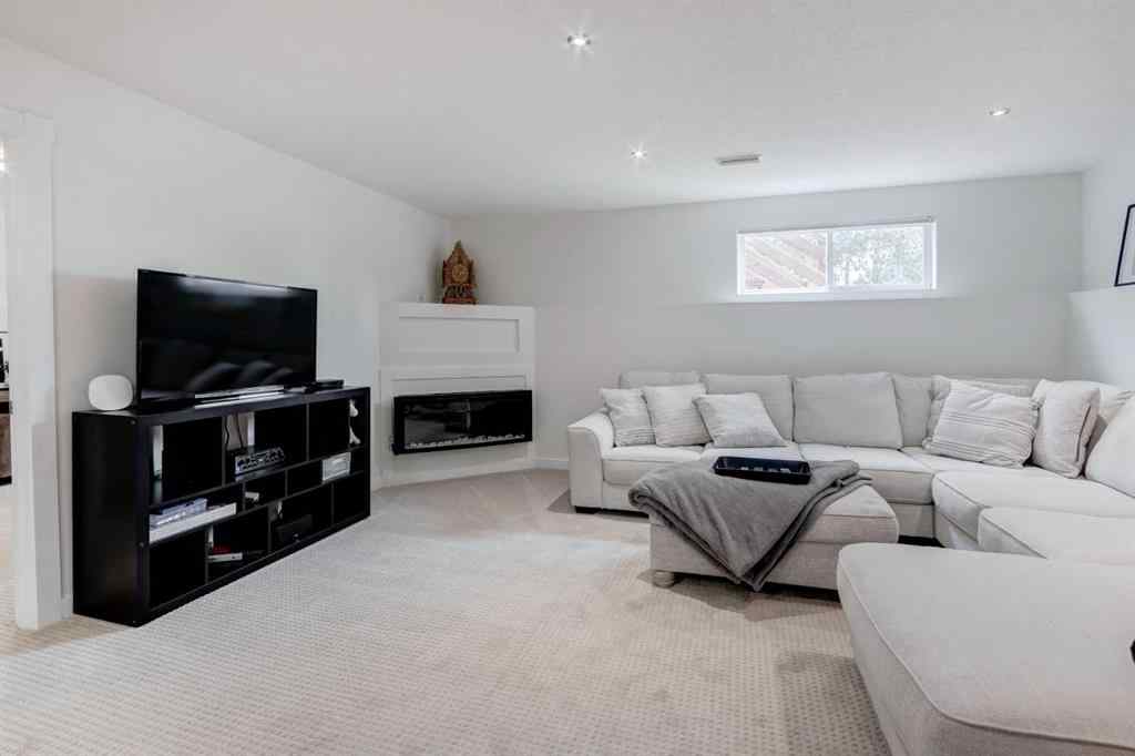 MLS® A2264919 - 120 West Creek Close  in West Creek Chestermere, Residential