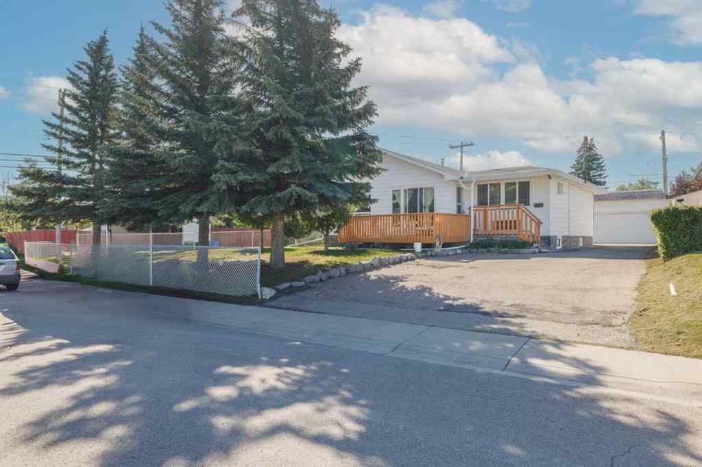 MLS® A2264934 - 4613 4 Avenue SE in Forest Heights Calgary, Residential